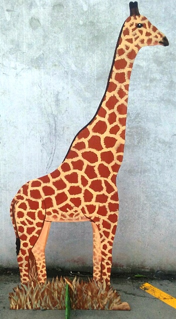 h and m large giraffe